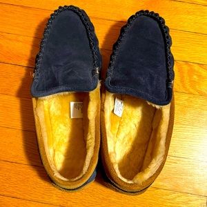 L.L. Bean Men’s Wicked Good Slipper- Venetian Carbon Navy Blue/Saddle